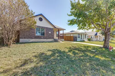 1732 Lawther Drive, River Oaks, TX 76114 - Photo 3
