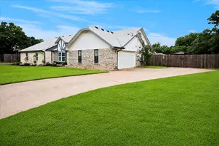 9716 Windsor Cir, Fort Worth, TX 76140 - Photo 5