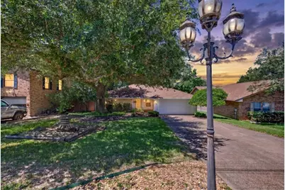 10118 Lakeview Street, Mabank, TX 75156 - Photo 1