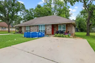 704 Seven Oaks Rd, Bonham, TX 75418 - Photo 3