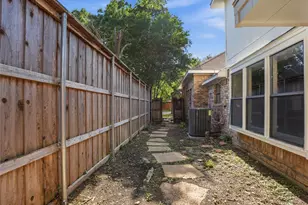 2044 Whippoorwill Ln, Carrollton, TX 75006 - Photo 25