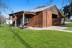 12932 County Rd 1117, Cleburne, TX 76033 - Photo 23