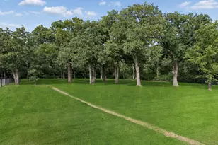 1925 Creekview Ct, Argyle, TX 76226 - Photo 29