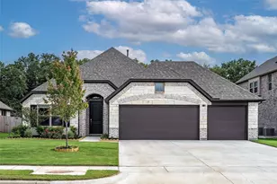 125 Rosehaven Dr, Greenville, TX 75402 - Photo 1