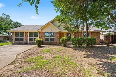 2701 Whitehurst Drive, Fort Worth, TX 76133 - Photo 11
