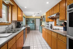 1725 Venetian Cir, Arlington, TX 76013 - Photo 11
