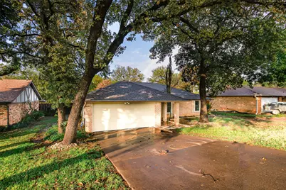 2302 Westpark Way Circle, Euless, TX 76040 - Photo 3