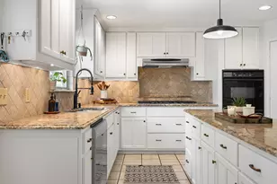 10405 Lake Gardens Dr, Dallas, TX 75218 - Photo 9