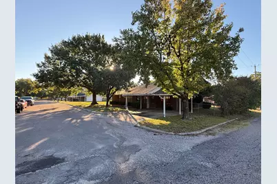300 Denton Court, Collinsville, TX 76233 - Photo 3