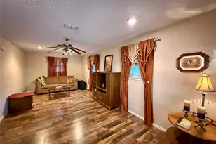 300 Denton Ct, Collinsville, TX 76233 - Photo 13