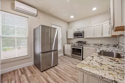 314 N Harding Street, Fort Worth, TX 76102 - Photo 13