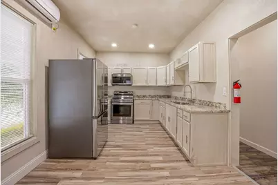 314 N Harding Street, Fort Worth, TX 76102 - Photo 11