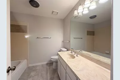 918 Gwinnett Circle, Arlington, TX 76017 - Photo 13