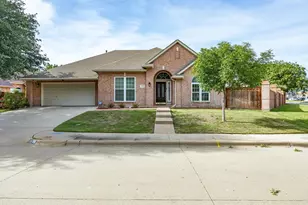 3529 Stone Creek Ln S, Fort Worth, TX 76137 - Photo 3