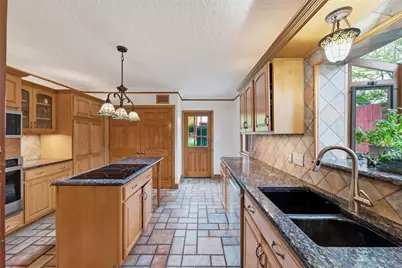 6903 Vivian Avenue, Dallas, TX 75223 - Photo 17