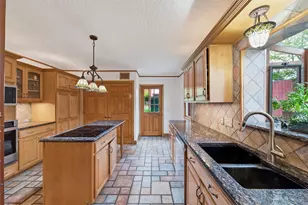 6903 Vivian Ave, Dallas, TX 75223 - Photo 17