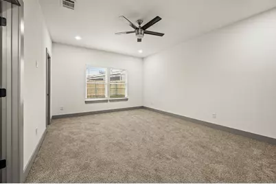 830 E Powell Avenue, Fort Worth, TX 76104 - Photo 15