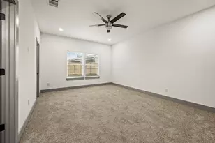 830 E Powell Ave, Fort Worth, TX 76104 - Photo 15
