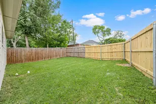 830 E Powell Ave, Fort Worth, TX 76104 - Photo 25