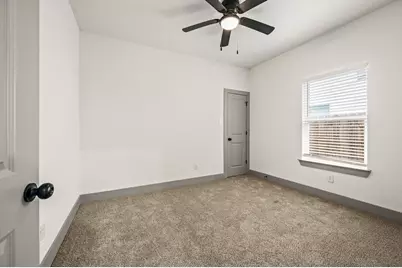 830 E Powell Avenue, Fort Worth, TX 76104 - Photo 19