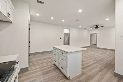 830 E Powell Avenue, Fort Worth, TX 76104 - Photo 11