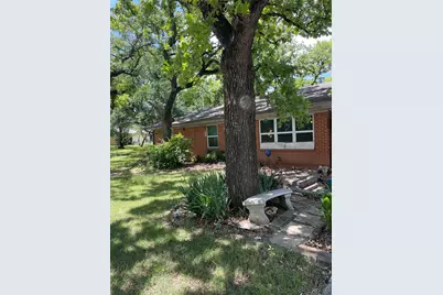 1005 Gary Street, Bridgeport, TX 76426 - Photo 3