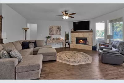 154 Chester Road, Springtown, TX 76082 - Photo 5