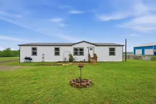 587 Kentucky Town Rd, Whitewright, TX 75491 - Photo 1