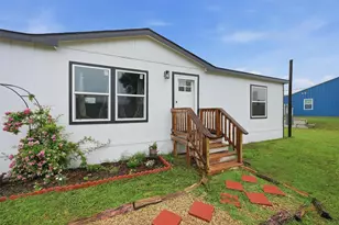 587 Kentucky Town Rd, Whitewright, TX 75491 - Photo 3