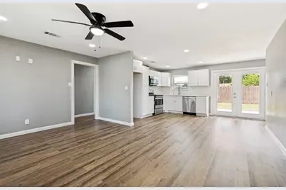 737 Cranbrook Lane, Grand Prairie, TX 75052 - Photo 3