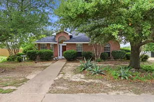 921 High Point Dr, Midlothian, TX 76065 - Photo 1