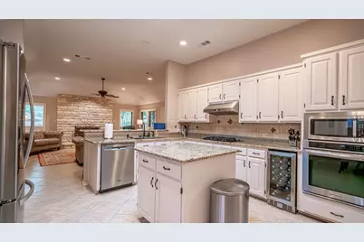 8902 Pleasant Hill Drive, Granbury, TX 76049 - Photo 33