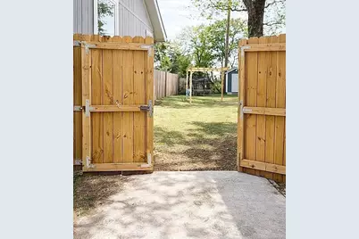 1128 E Sunset Street, Waco, TX 76704 - Photo 13