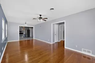2104 Hillburn Dr, Dallas, TX 75227 - Photo 9