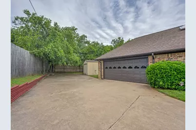 1702 Dickerson Drive, Pantego, TX 76013 - Photo 19