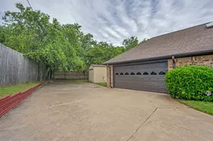 1702 Dickerson Dr, Pantego, TX 76013 - Photo 19