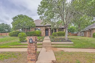 1702 Dickerson Dr, Pantego, TX 76013 - Photo 1
