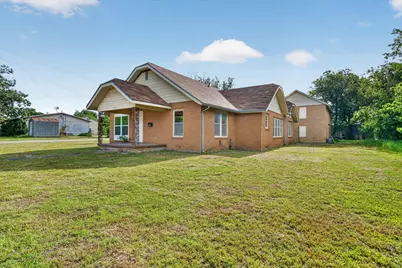 320 N 2nd Street, Jacksboro, TX 76458 - Photo 1