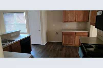 104 Idlewheat Lane, Dallas, TX 75241 - Photo 3