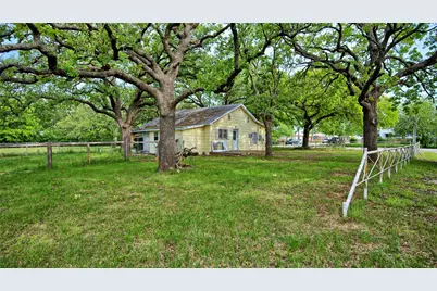 201 Croxton Street, Nocona, TX 76255 - Photo 7