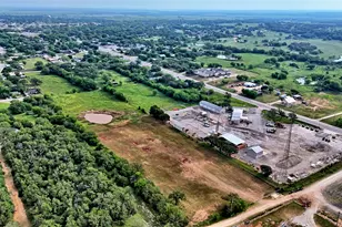 201 Croxton St, Nocona, TX 76255 - Photo 3