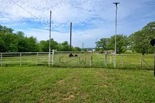 201 Croxton St, Nocona, TX 76255 - Photo 23