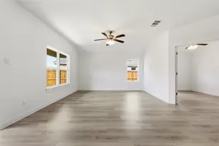 132 Patrick Henry Dr, Venus, TX 76084 - Photo 13