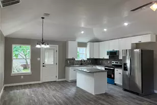 301 NW 23rd St, Mineral Wells, TX 76067 - Photo 5