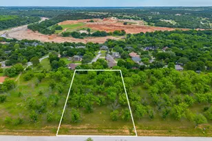 1000 E Landings N, Granbury, TX 76049 - Photo 1