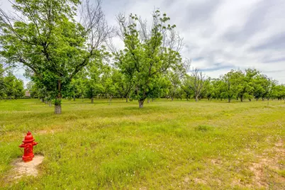 1000 E Landings N, Granbury, TX 76049 - Photo 17