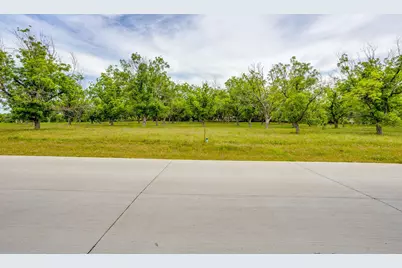 1000 E Landings N, Granbury, TX 76049 - Photo 13