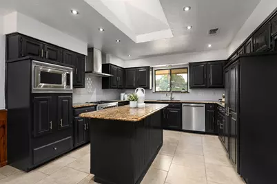 320 S Irving Heights Drive, Irving, TX 75060 - Photo 9