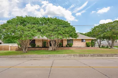 320 S Irving Heights Drive, Irving, TX 75060 - Photo 1