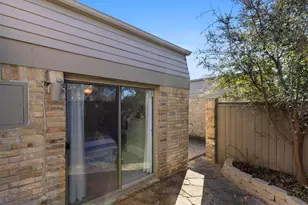 8350 Southmeadow Cir, Dallas, TX 75231 - Photo 21